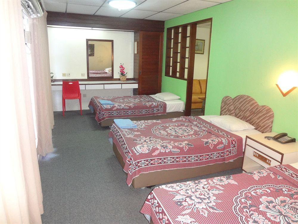 Fata Garden Hotel By Place2Stay Кучинг Экстерьер фото